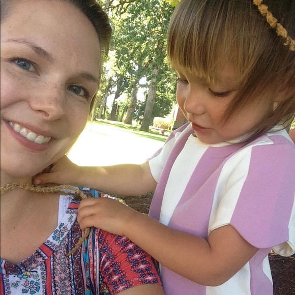 Serena, mom of twins and lover of bargain hunting - Picture 8 of 8